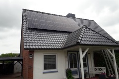 Photovoltaik Anlage auf einem Einfamilienhaus in Todesfelde